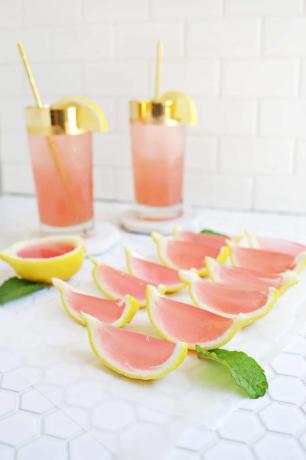 Růžové limonádové želé nebo panáky