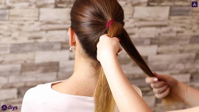 3 snadné ponytaily pro každodenní nošení, krok 2