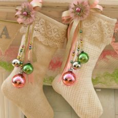 Ciorapi din dantelă și ornamente