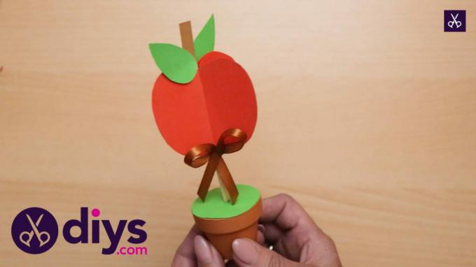 Kuinka tehdä 3D -paperi -omena -sisustus syksyyn