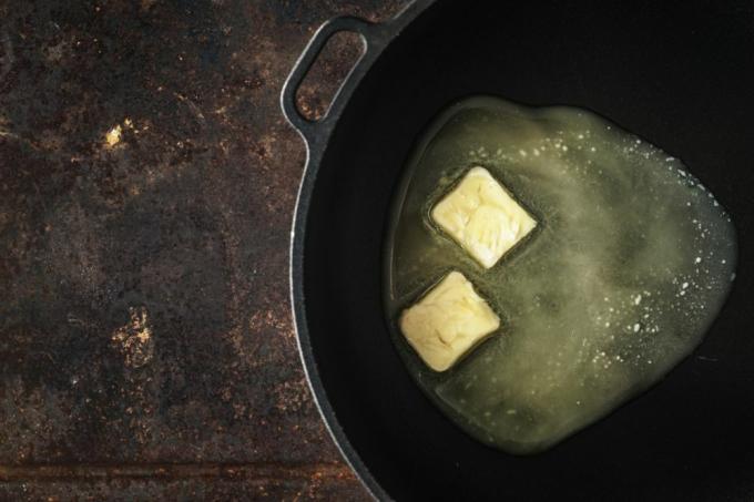rozpuštění másla