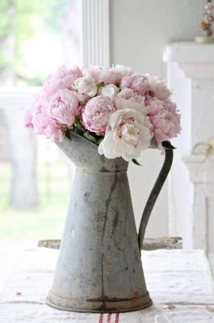 Starožitná váza na kvetináč na kávu