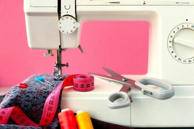 Найдоступніша швейна машина