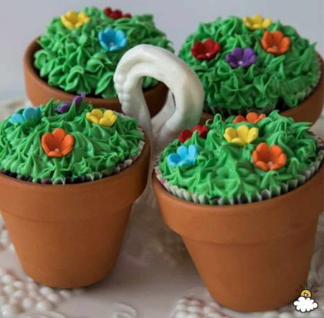 Cupcake pot bunga