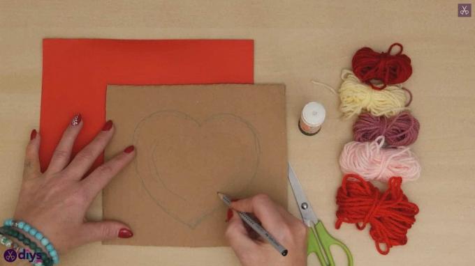 DIY -langan kääritty paperi sydämen piirustus