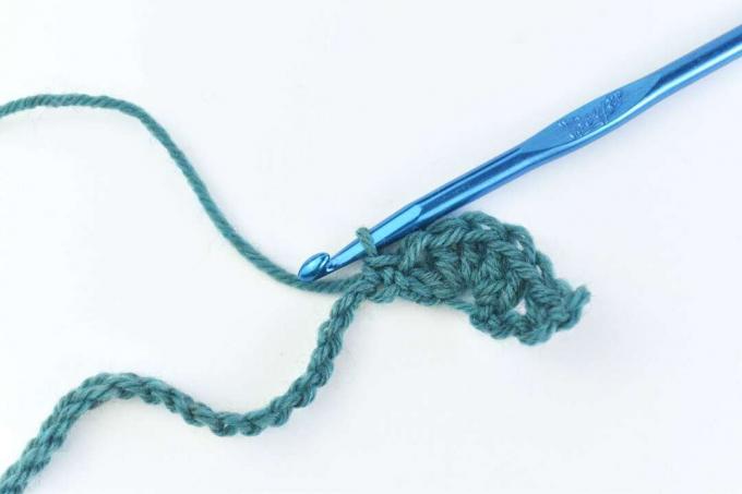Anchor the Shell Stitch With Single Crochet