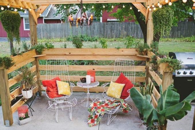 DIY mini pergola