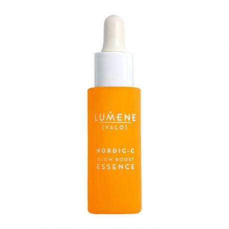 Échange de soins de la peau de grand-mère et de petite-fille: Lumene Nordic-C Glow Boost Essence Serum