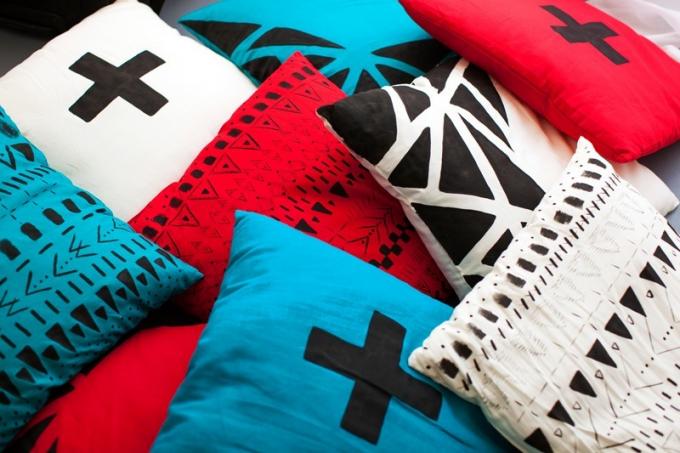 Diy geometrijski obojeni jastuci za bacanje