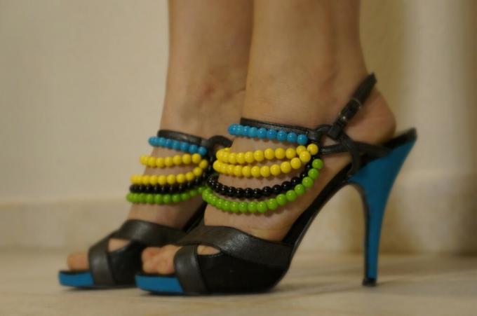 Burberry inspirerte sandaler med hæl i perler