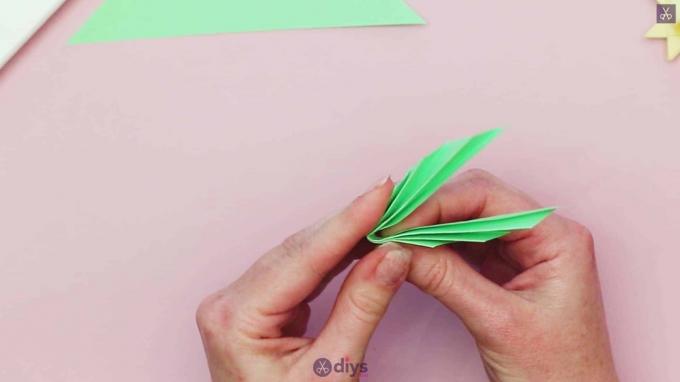 DIY origami -kukka -taide vaihe 11b