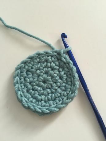 Círculo de crochet simple con ribete de puntada deslizada