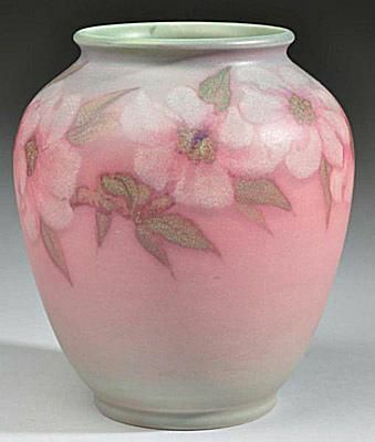 Vase floral en vélin Rookwood par l'artiste Sara Sax