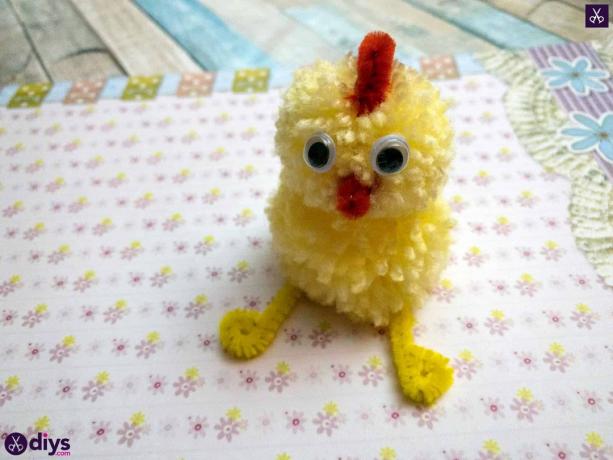 Dětské řemeslo, jak vyrobit kuřátko pom pom