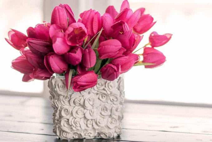 Vas bunga tanah liat buatan sendiri
