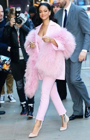Estilo Rihanna: glamour femenino