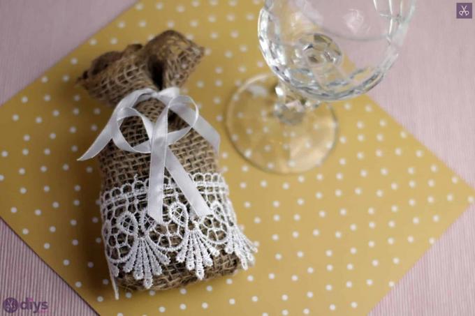 Accent de table de sac de faveur de mariage rustique bricolage