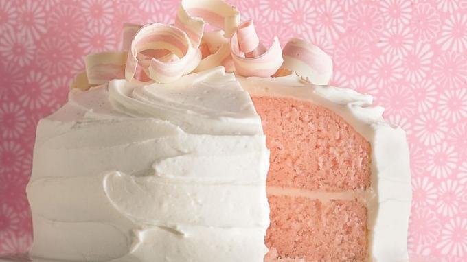 ピンクのアーモンドケーキ