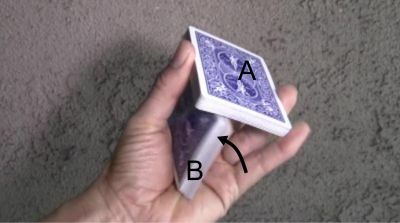 Едноръчно изрязване за магически трикове с карти