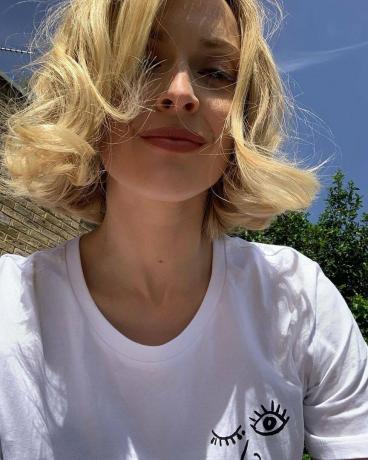 Fearne Cotton Hair: Kıvırcık sarı bob ile Fearne