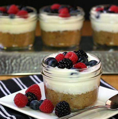 Pot Mason de pouding au pain pour le petit déjeuner