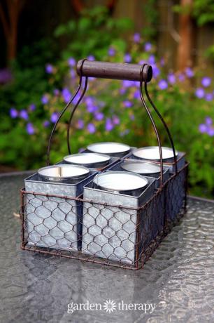 נרות ציטרונלה עשויים בארגז חלב עתיק