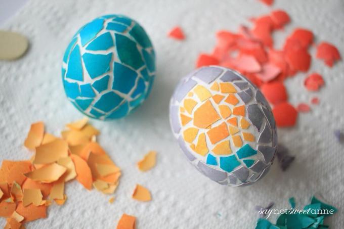 Oeufs de Pâques en mosaïque