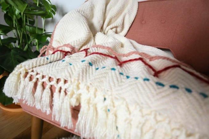 ručne vyrobená deka na vyšívanie