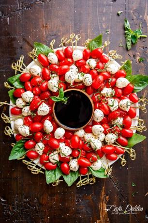 Caprese-Salat-Weihnachtskranz