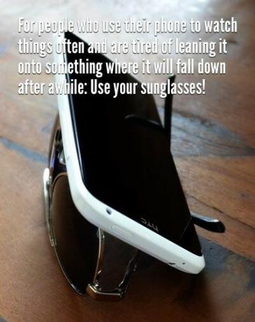 87 положите телефон на солнцезащитные очки
