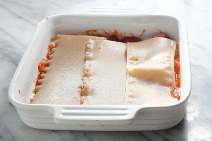Lapisan mie lasagna buatan sendiri yang sehat