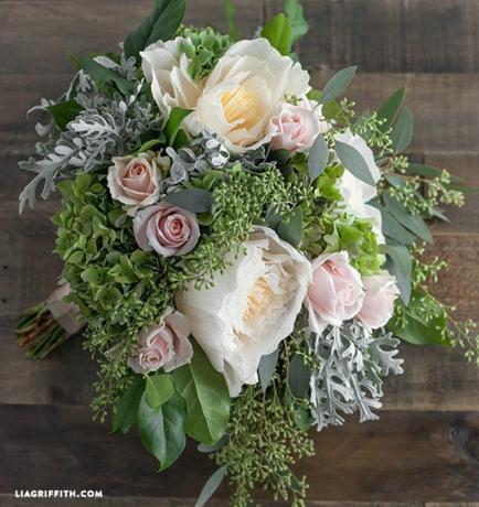 бумажный свадебный букет цветов