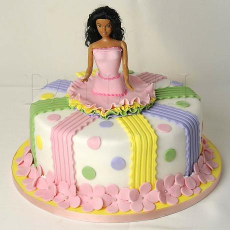 Торт с юбкой для куклы Барби