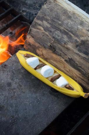 Táborák, banánový člun s'mores