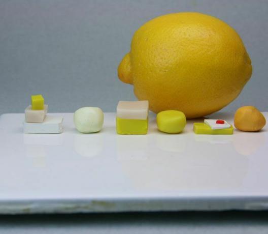 Cores de argila de polímero usadas para fazer caroço de limão, seções e pele para canas de limão à escala de casa de bonecas.