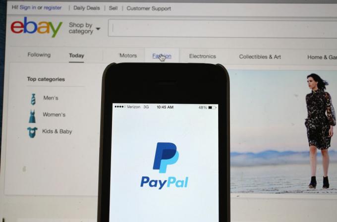 Webové stránky EBay a PayPal