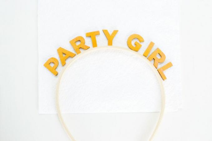 DIY-Party-Hut-Stirnband-die-Farbe-trocknen lassen