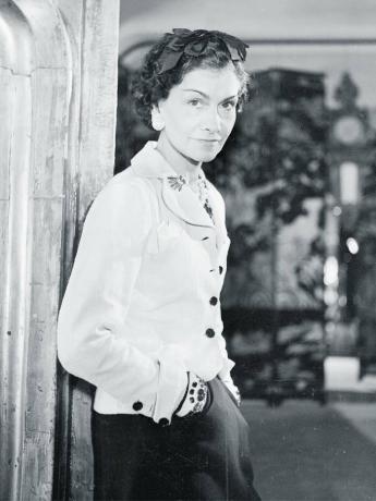 Pobunjene modne ikone: Coco Chanel nosi odijelo