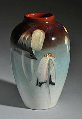 „Rookwood Iris“ glazūruota grybų vaza