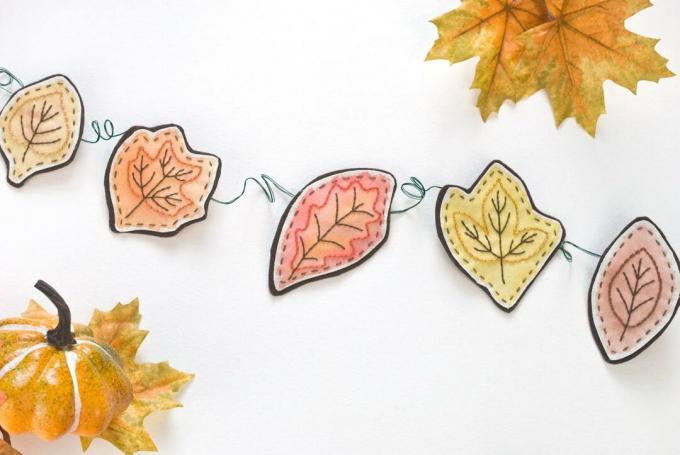 Guirnalda de hojas de otoño bordada