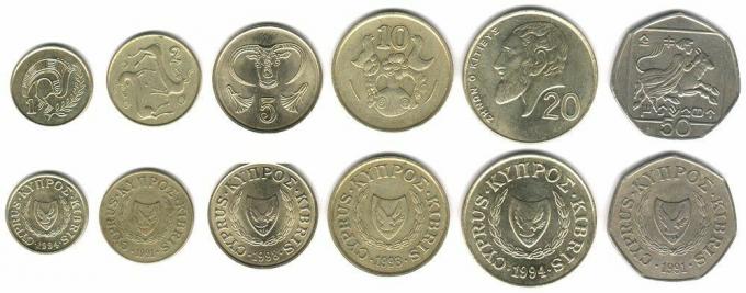 Ces pièces circulent actuellement à Chypre sous forme de monnaie.