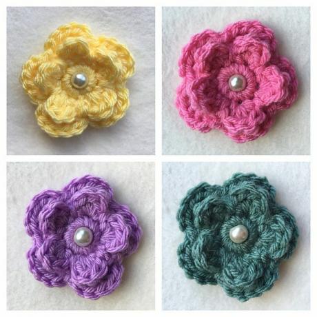 Petit modèle gratuit de fleurs au crochet