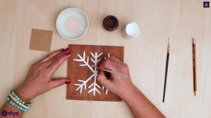DIY lumihiutale art joulukoristeita vaihe 8
