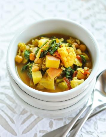 Ragoût de légumes au curry et pois chiches