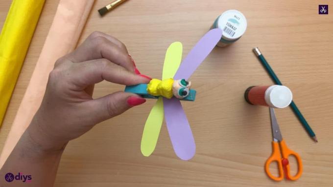 Diy clothespin dragonfly ბავშვებისათვის