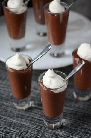 Donkere chocoladepuddingshots