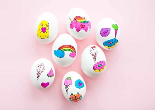 Paskalya yumurtası çıkartma yumurtaları