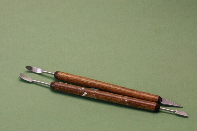 Duas facas de limpeza de argila de ponta dupla com lâminas de vários formatos