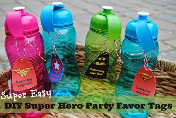 DIY super hero vattenflaska party favor taggar