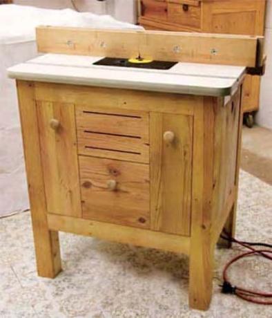 طاولة راوتر من خزانة خشبية